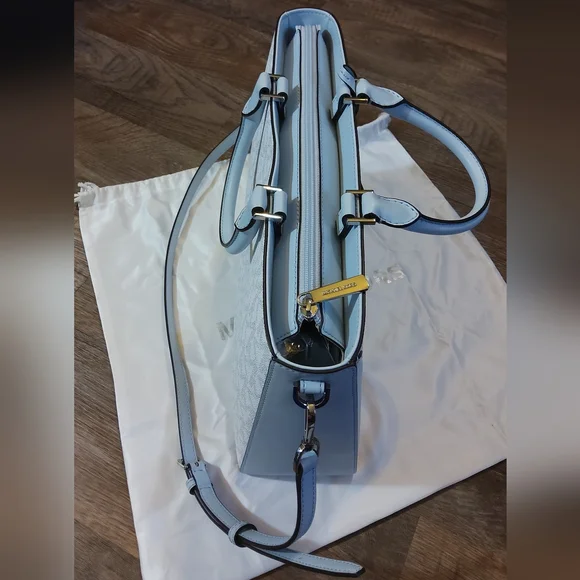 Michael Kors Signature Logo Jessie Large Tote in Soft Sky NWT - Picture 6 of 12